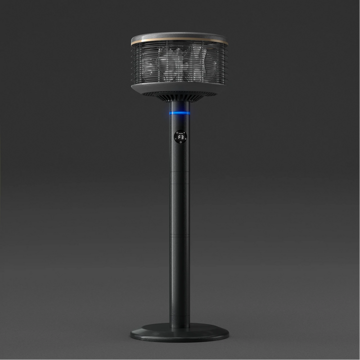 Ventilador de pie Orbi360 negro con flujo de aire 360°, vista frontal sobre fondo gris