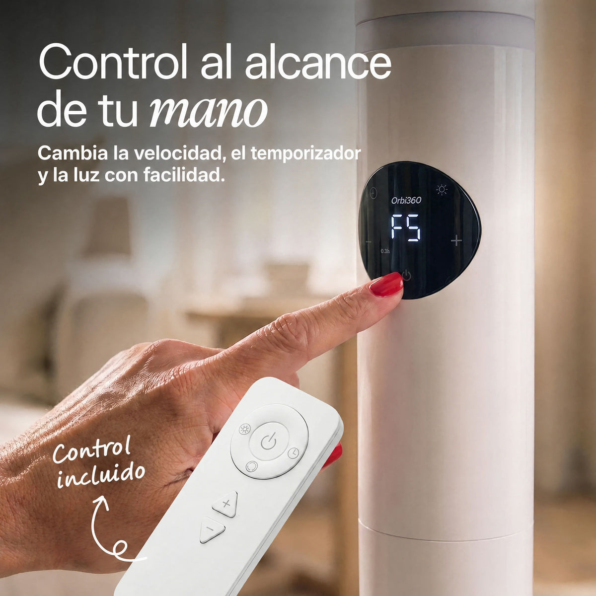 Mano usando el control remoto del ventilador Orbi360 para cambiar la velocidad, el temporizador y la luz